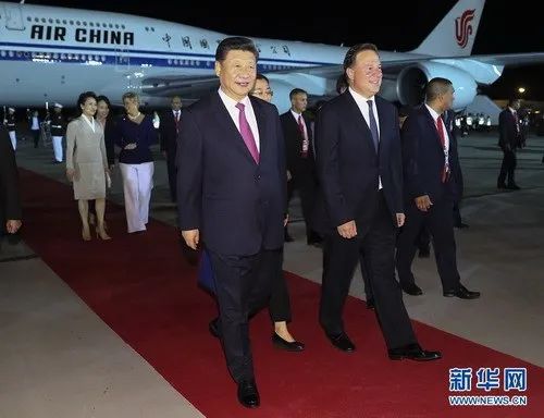 当地时间2018年12月2日,国家主席习近平抵达巴拿马城,开始对巴拿马共和国进行国事访问.jpg