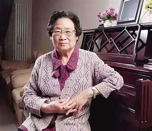 屠呦呦.jpg