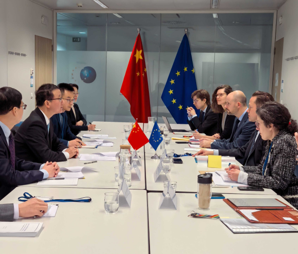 外交部亚洲司司长刘劲松同欧盟对外行动署亚太总司长举行中欧亚洲事务磋商.jpg
