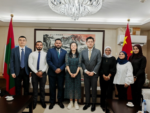 Chargé d’Affaires a.i. of the Chinese Embassy in Maldives He Fen Meets ...