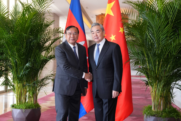 王毅 柬埔寨4.jpg