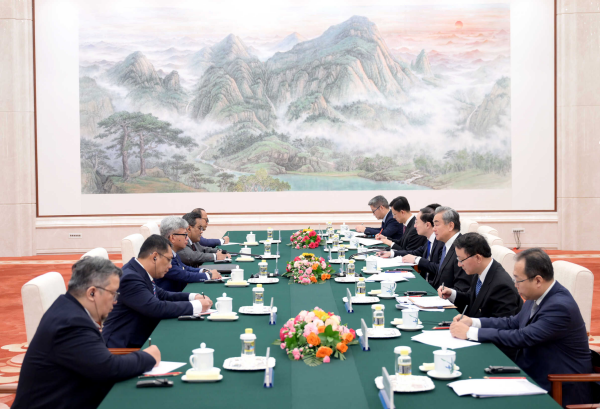 王毅 马来西亚3.jpg