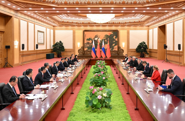 习 会见斯洛伐克900-2.jpg