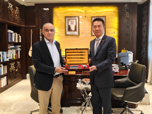 2026年6月15日,杨大使会见科国家文化艺术文学委员会秘书长基萨尔.jpg