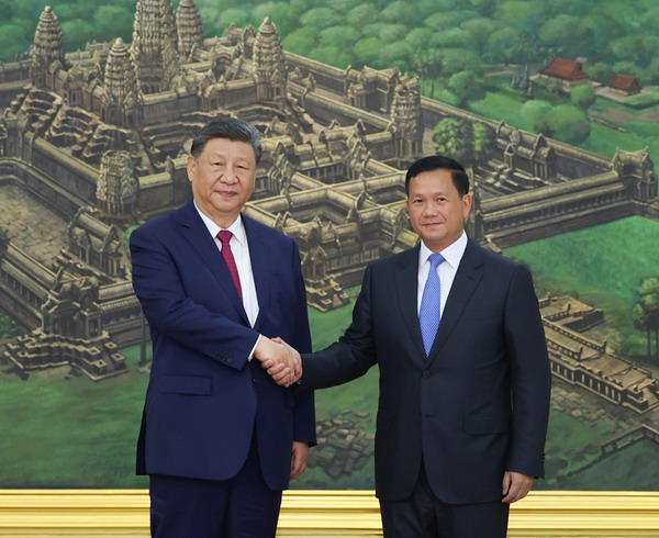 习近平同柬埔寨首相洪玛奈举行会谈1_缩小大小.jpeg