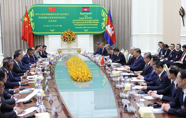 习近平同柬埔寨首相洪玛奈举行会谈2_缩小大小.jpeg