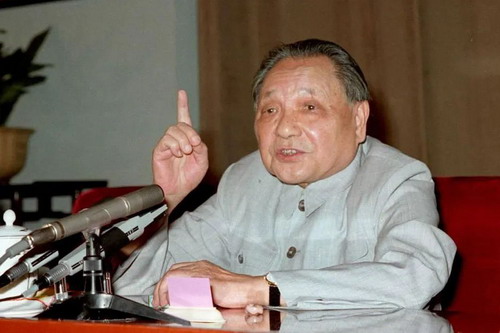 1985年至1987年底期间,在时任中央军委主席邓小平的领导下,中国人民解放军减少员额100万_缩小大小.jpg