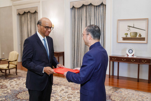 Chinese Ambassador to Singapore Cao Zhongming Presents Letter of ...