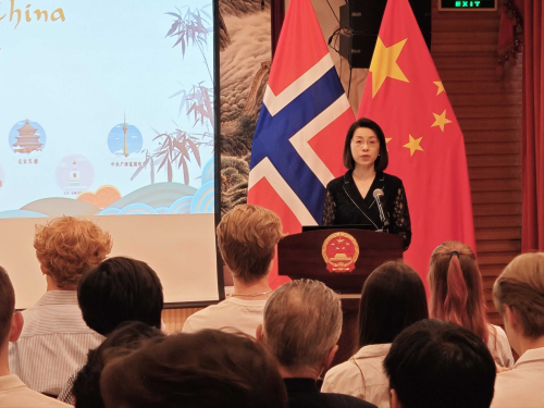 Chinese Ambassador to Norway Hou Yue Attends the Chinese Embassy’s Open ...