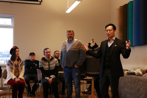 Chinese Ambassador to Iceland He Rulong Visits an Icelandic Yarn Mill ...