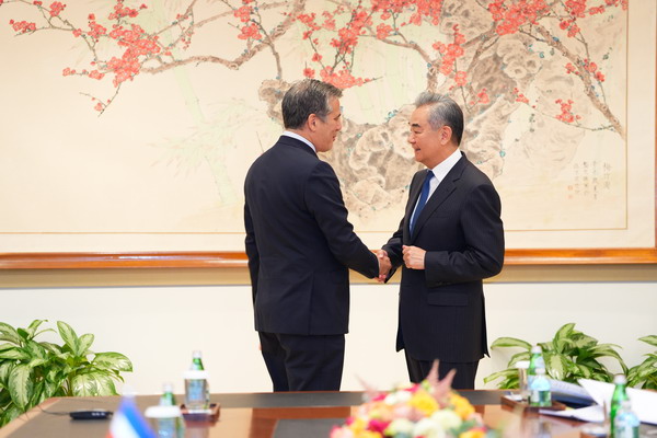 哥斯达黎加外长托瓦尔1.jpg