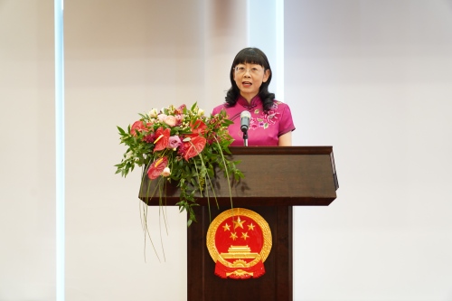 驻加拿大大使夫人张彤出席使馆举办的“春之畅想”文化沙龙活动_中华人民共和国外交部