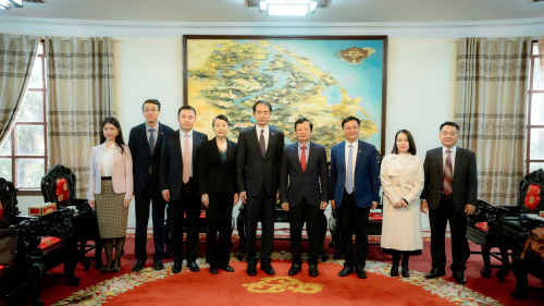 83ef0ca507cfbe5e310aaea6c5bc180.jpg