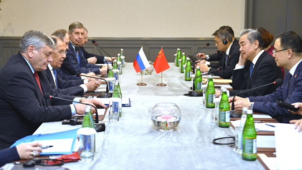 王毅会见俄罗斯外长拉夫罗夫2.600.jpg