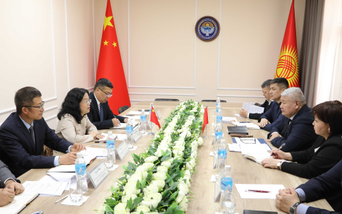 驻吉尔吉斯斯坦大使刘江平拜会吉能源部部长伊布拉耶夫中华人民共和国外交部 
