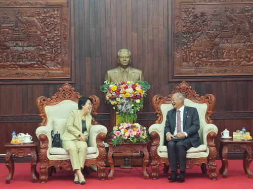 老挝_缩小大小.jpg