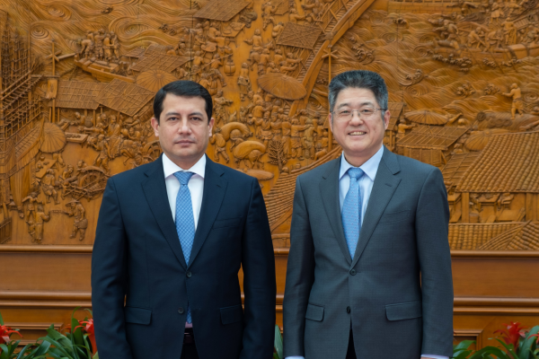 外交部副部长乐玉成会见乌兹别克斯坦新任驻华大使阿尔济耶夫_ 外交部副部长乐玉成会见乌兹别克斯坦新任驻华大使阿尔济耶夫_