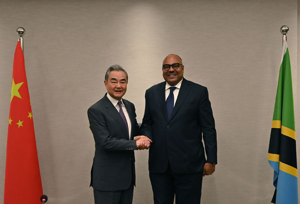 坦桑尼亚外长共见记者2.600.jpg